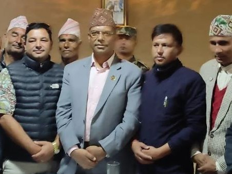 सिञ्जा विधेयक पास गर्न मुख्यमन्त्रीलाई ज्ञापनपत्र 